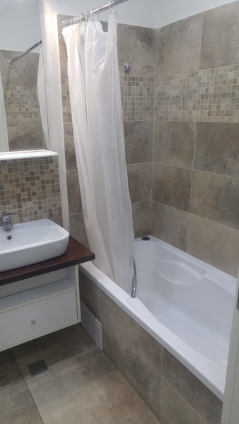Militari Residence-, Complex Avangarde, langa Auchan si Mall,